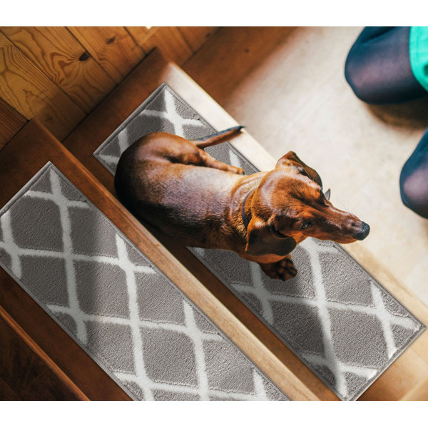 Foundry Select Bierly Non Slip Stair Treads Gray/White 9"x28" Machine Washable Stair Carpet with